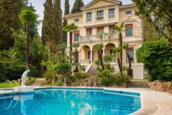 Villa indipendente in vendita a Gardone Riviera